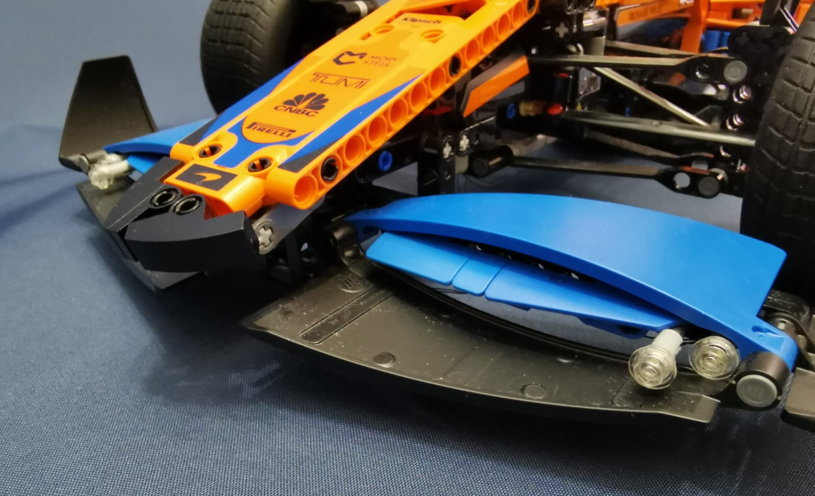 LEGO® McLaren Formula 1 Race Car #42141 Light Kit – Light My